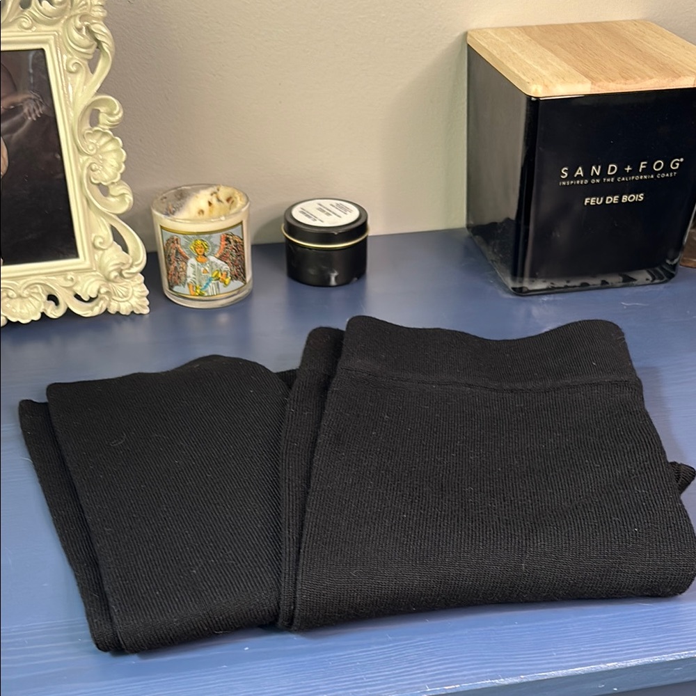 Cable & Gauge Black Knit Leggings - Picture 3 of 3